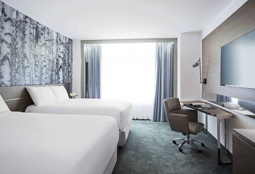 Номер Superior, Novotel Montreal Center