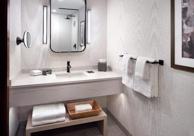 اتاق سوپریور, Novotel Montreal Center