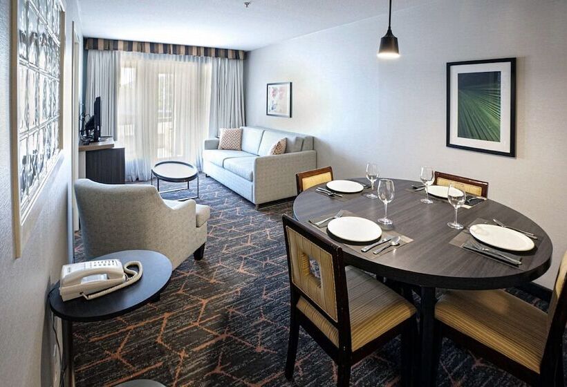 סוויטת 2 חדרי שינה, Holiday Inn Osoyoos