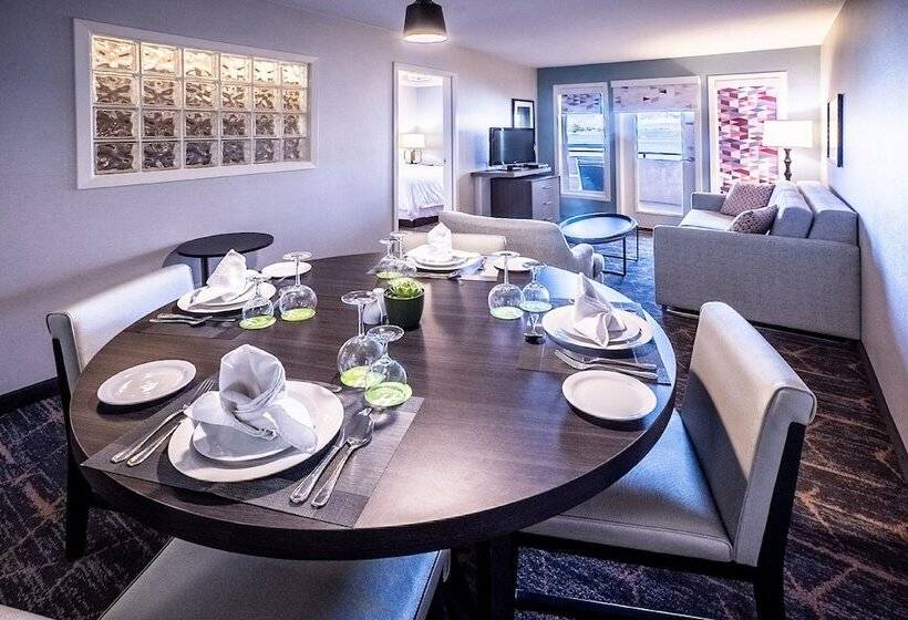 סוויטת 2 חדרי שינה, Holiday Inn Osoyoos