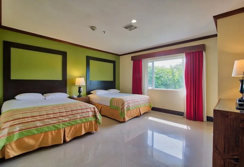 سوئیت جونیور با چشم‌انداز باغ, Fiesta Resort Central Pacific   All Inclusive