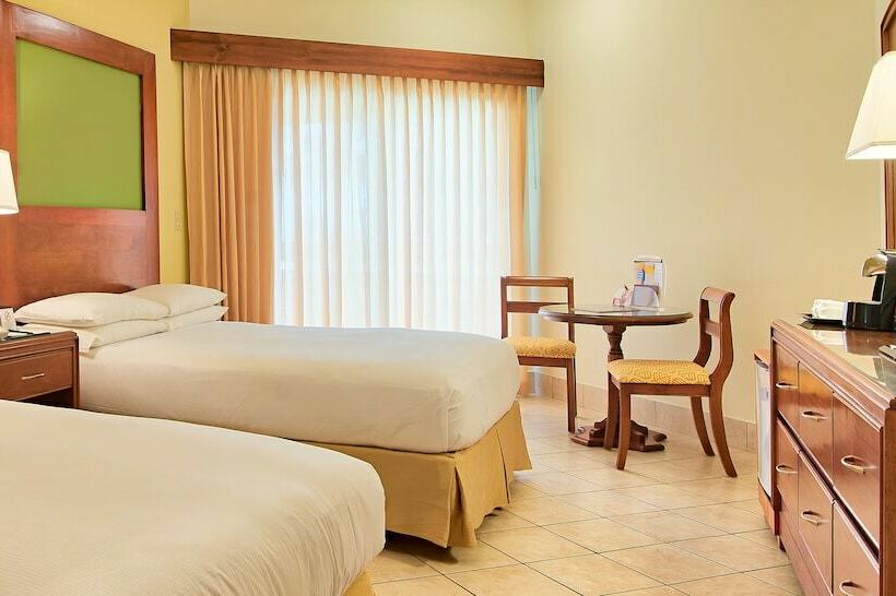 Номер Стандарт 2 Двуспальные Кровати, Fiesta Resort Central Pacific   All Inclusive