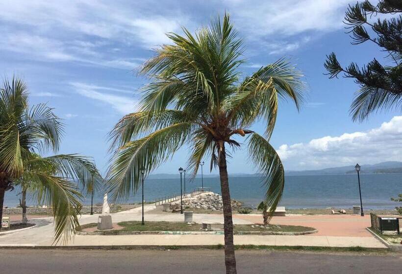 اتاق استاندارد با چشم‌انداز دریا, Yadran