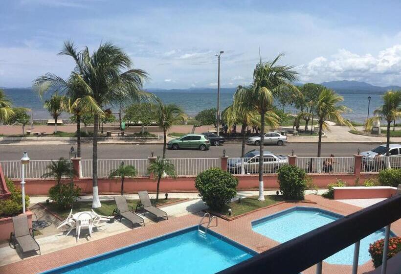 اتاق استاندارد یک نفره با چشم‌انداز دریا, Yadran