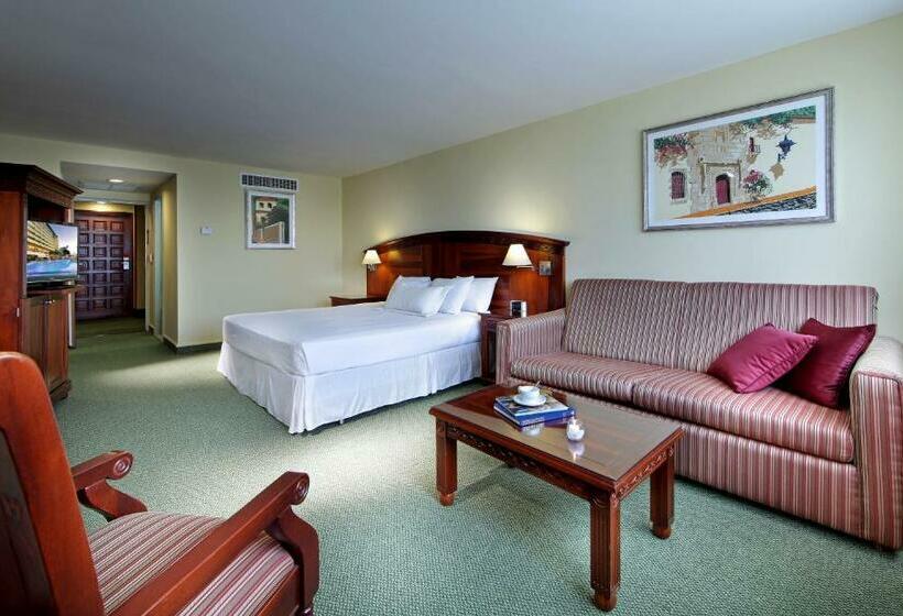 اتاق اجرایی, Dominican Fiesta