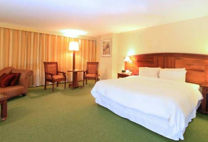 اتاق اجرایی, Dominican Fiesta