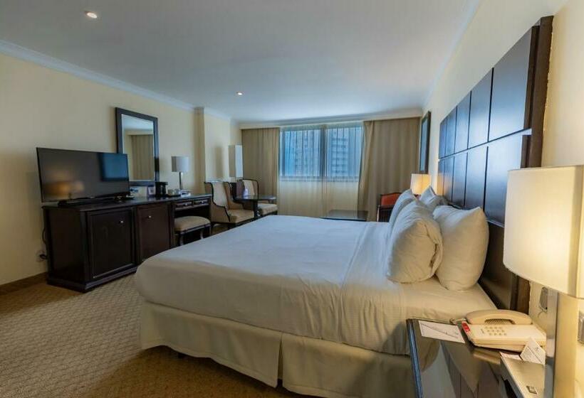 اتاق لوکس با چشمانداز شهر, Dominican Fiesta