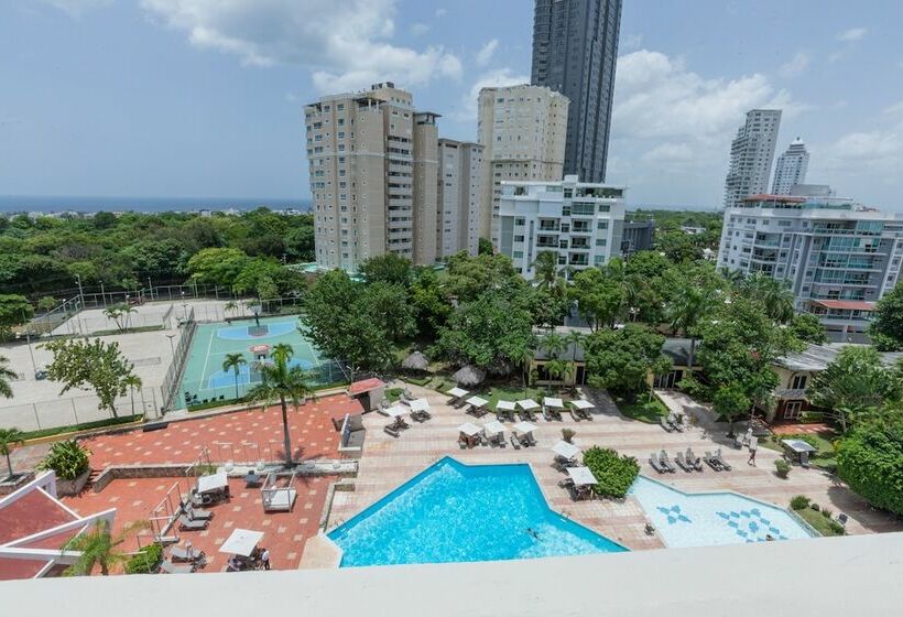 غرفة ديلوكس مطلة على حمام السباحة, Dominican Fiesta