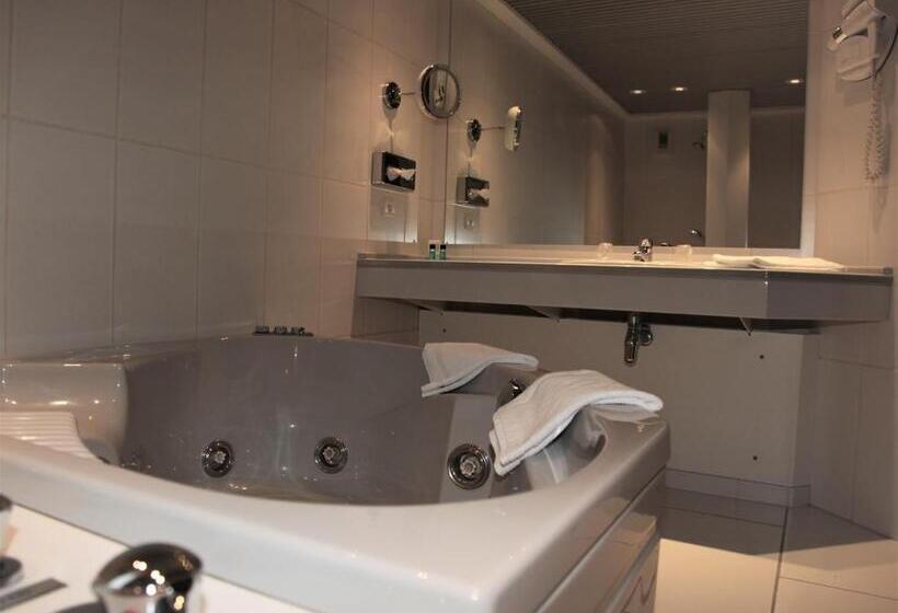 סוויטה עם ג'קוזי, Amirauté Hôtel Golf Deauville