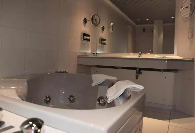 سوئیت با وان آب گرم, Amirauté Hôtel Golf Deauville