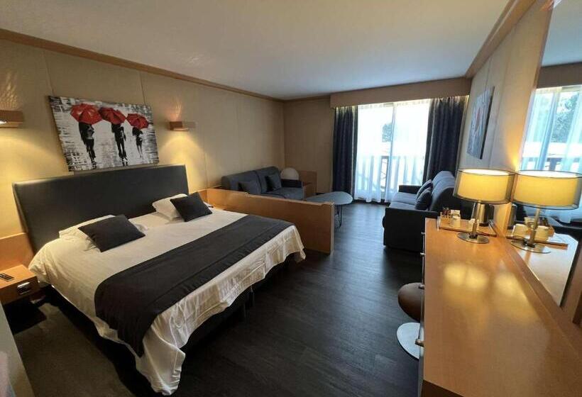 Люкс с гидромассажем, Amirauté Hôtel Golf Deauville