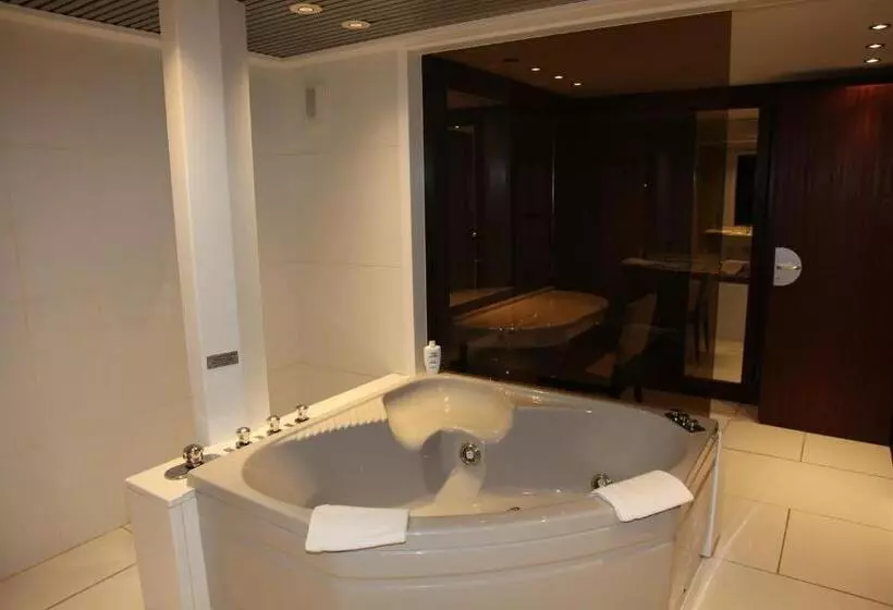 سوییت سوپریور, Amirauté Hôtel Golf Deauville