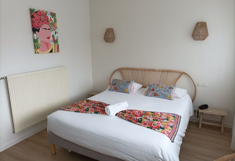 חדר סופריור, Astoria