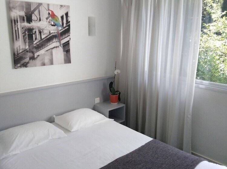 חדר סטנדרט, Astoria