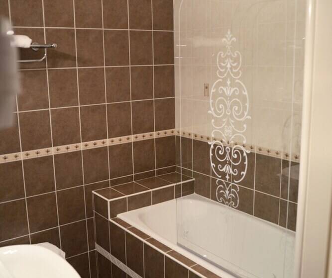 חדר קומפורט, Astoria