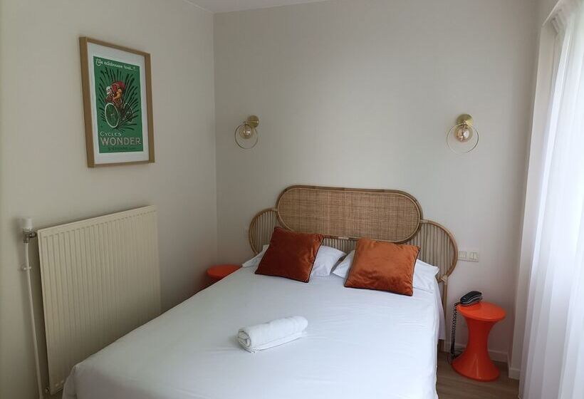 חדר קומפורט, Astoria