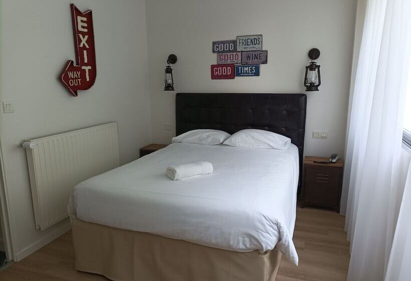 חדר קומפורט, Astoria