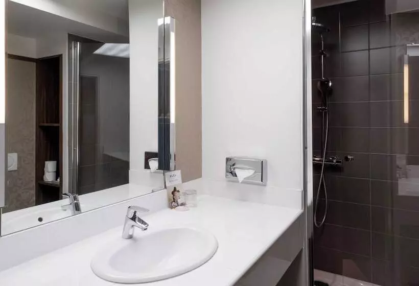 Suite Junior, Pley