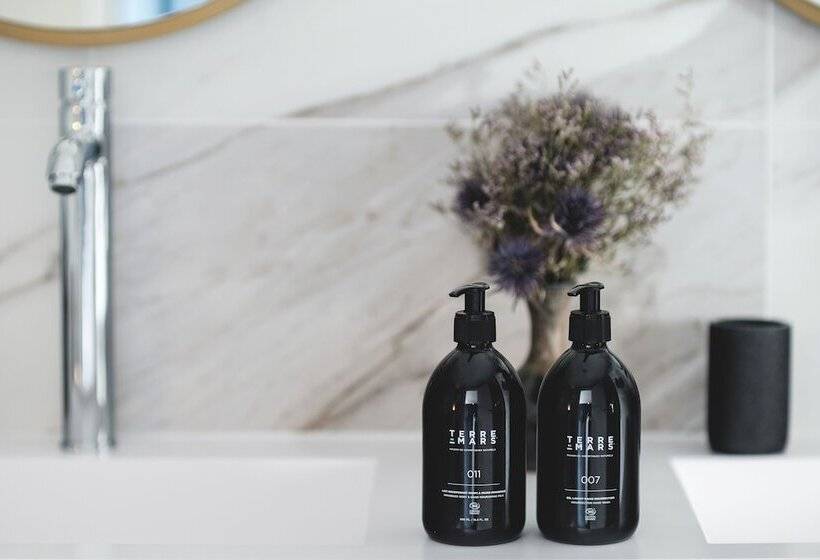 סוויטת ג'וניור, Pley