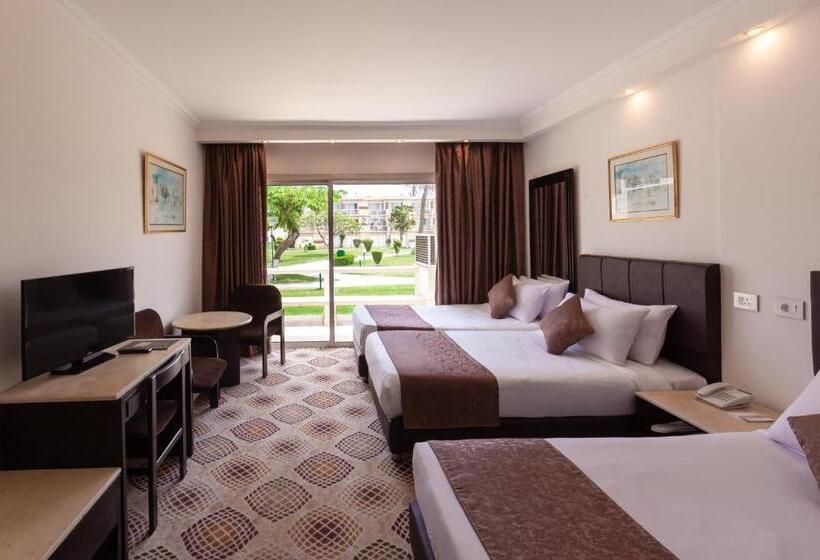 اتاق استاندارد سه نفره, Pyramids Park Resort Cairo