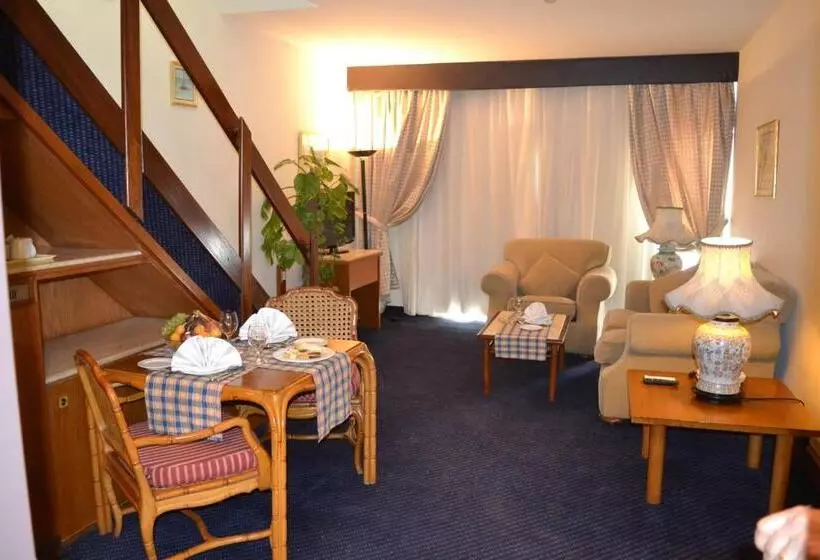 メゾネットスイート, Pyramids Park Resort Cairo