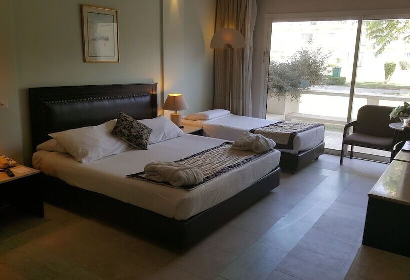 اتاق استاندارد سه نفره, Pyramids Park Resort Cairo