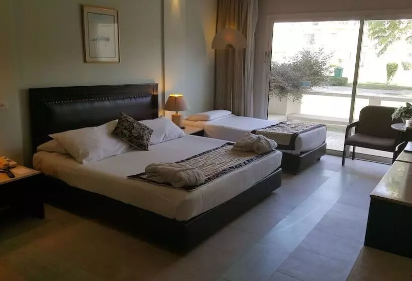 スタンダードトリプルルーム, Pyramids Park Resort Cairo