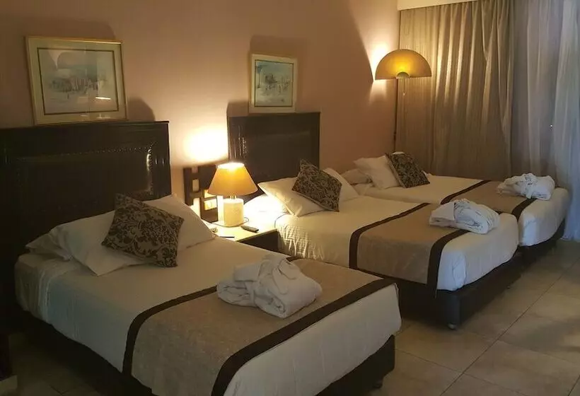 スタンダードトリプルルーム, Pyramids Park Resort Cairo