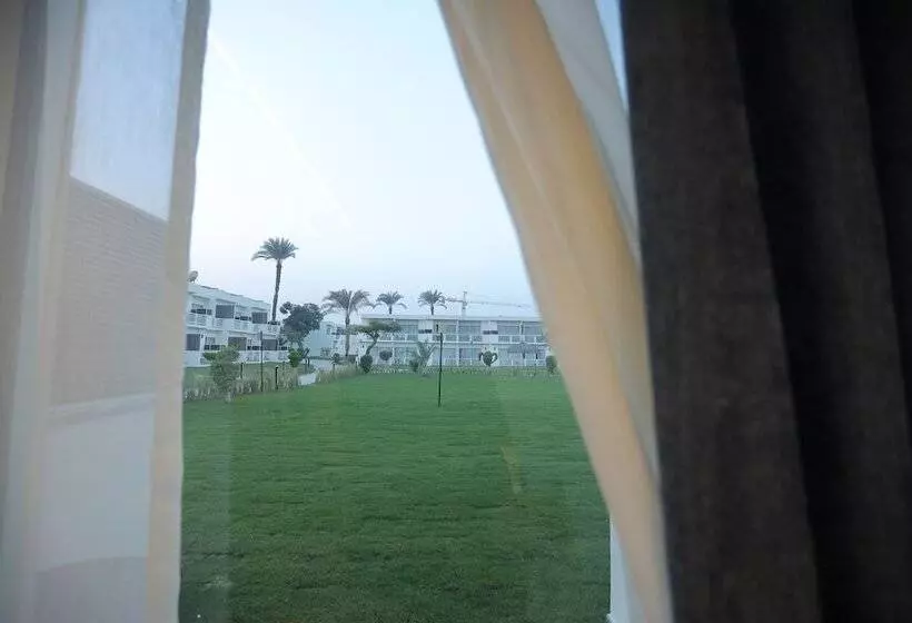 シングルデラックスルーム, Pyramids Park Resort Cairo