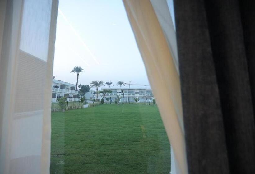 اتاق لوکس با بالکن, Pyramids Park Resort Cairo