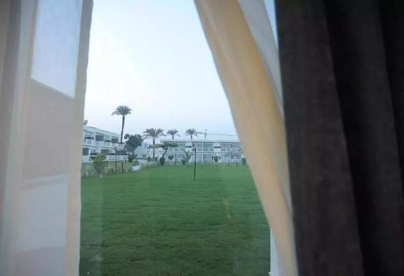 シングルデラックスルーム, Pyramids Park Resort Cairo