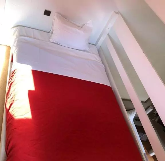 Quarto Familiar, Cristol