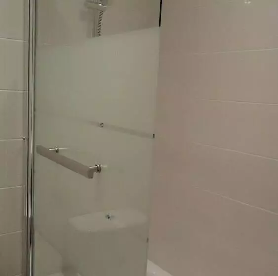 اتاق استاندارد سه نفره, D Amiens