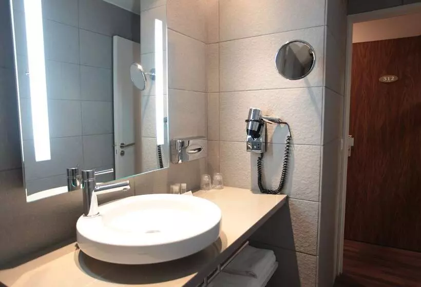 اتاق سوپریور سه تخته, Hôtel De Chiberta & Du Golf