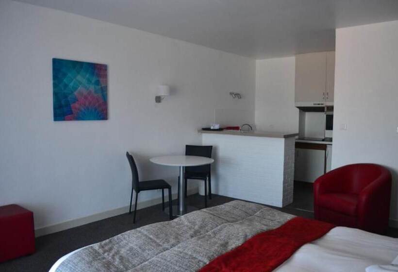 Студия Стандарт, Hôtel De Chiberta & Du Golf