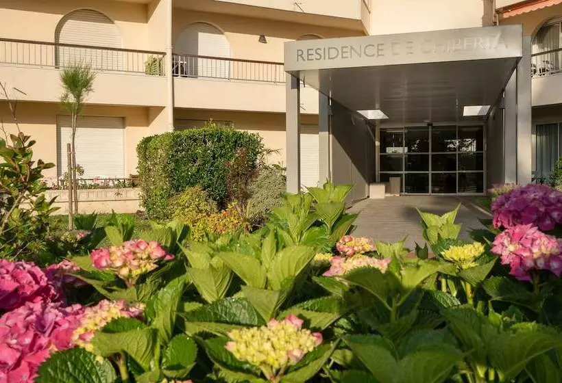 استودیوی استاندارد, Hôtel De Chiberta & Du Golf