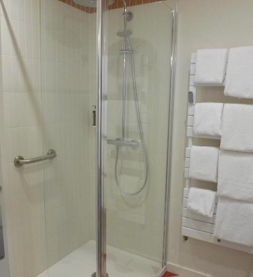 חדר סטנדרט לארבעה, Family Golf