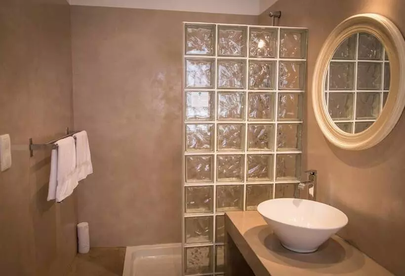 スーペリアトリプルルーム, Golfe Hôtel Porto Vecchio