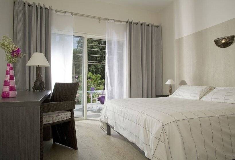 اتاق کلاسیک چهارنفره, Golfe Hôtel Porto Vecchio