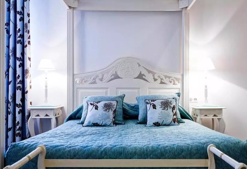 اتاق سوپریور سه تخته, Grand Hotel Des Terreaux