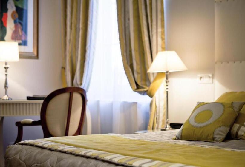 اتاق سوپریور سه تخته, Grand Hotel Des Terreaux