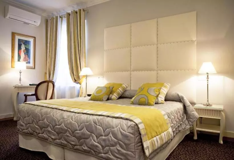 اتاق سوپریور سه تخته, Grand Hotel Des Terreaux