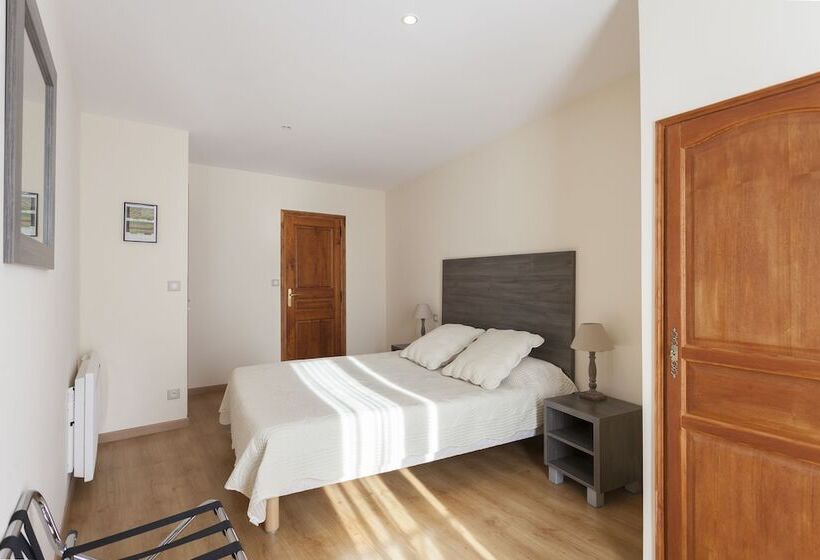 Номер Стандарт, Normandy Country Club