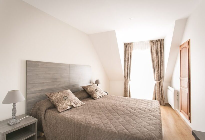 ２ベッドルームアパートメント, Normandy Country Club