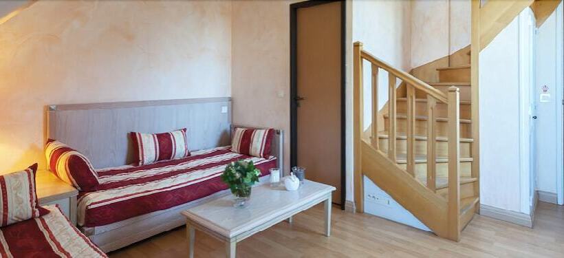 Апартаменты 3 Спальни, Normandy Country Club