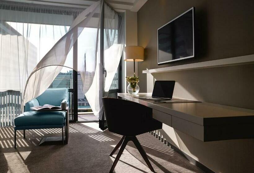 اتاق کلاسیک با چشمانداز باغ, Pullman Paris Tour Eiffel