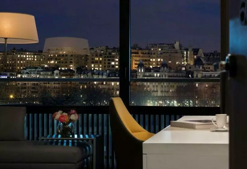 اتاق دلوکس با تخت کینگ و چشم‌انداز, Pullman Paris Tour Eiffel