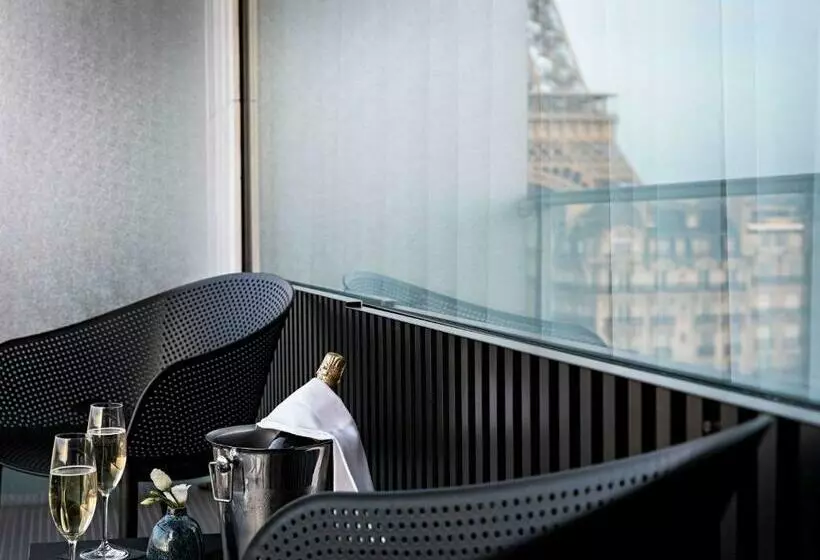 اتاق لوکس با چشم‌انداز, Pullman Paris Tour Eiffel