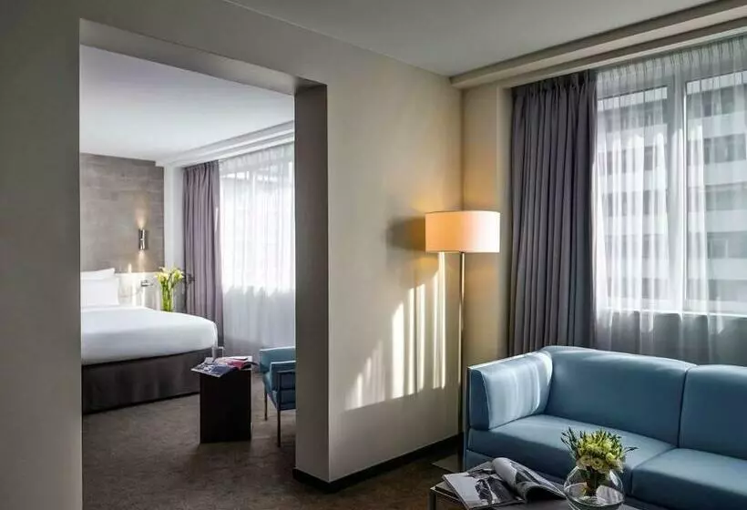 سوییت جونیور, Pullman Paris Tour Eiffel