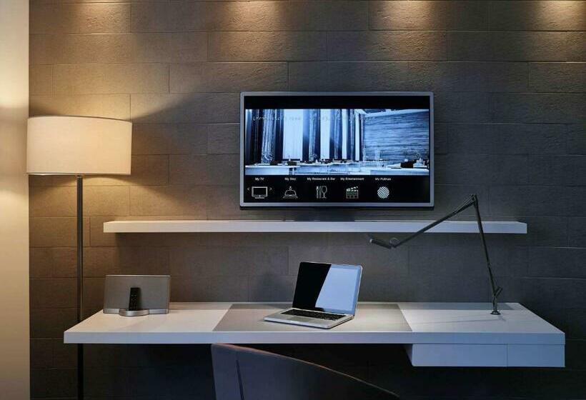 اتاق سوپریور با چشمانداز, Pullman Paris Tour Eiffel